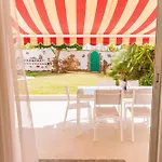 Hébergement de vacances Fully Refurbished Private 3br Heated Pool *