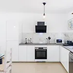 Hébergement de vacances Fully Refurbished Private 3br Heated Pool Callao Salvaje