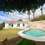 Hébergement de vacances Fully Refurbished Private 3br Heated Pool