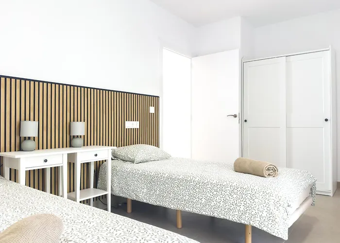 Vakantiehuis Fully Refurbished Private 3br Heated Pool *