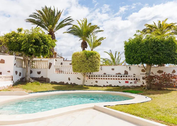 Fully Refurbished Private 3br Heated Pool Dom wakacyjny