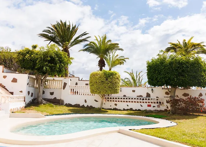 Vakantiehuis Fully Refurbished Private 3br Heated Pool *