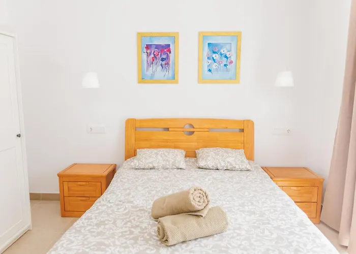 Vakantiehuis Fully Refurbished Private 3br Heated Pool *