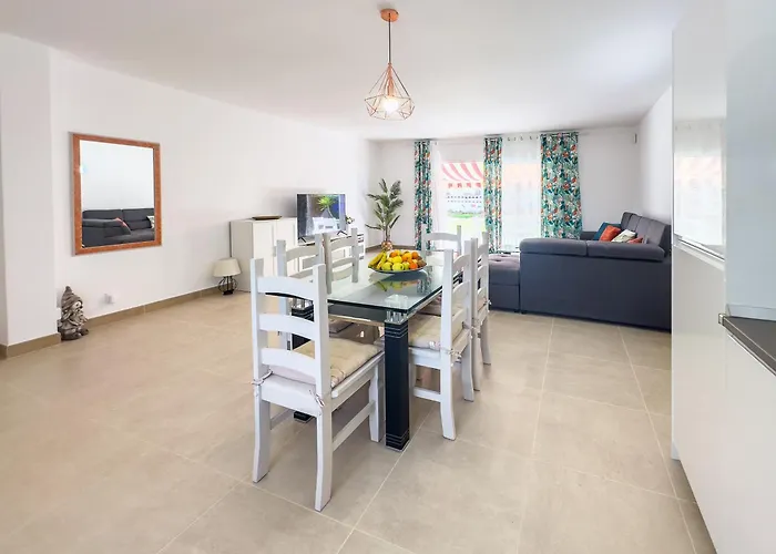 Fully Refurbished Private 3br Heated Pool Vakantiehuis *