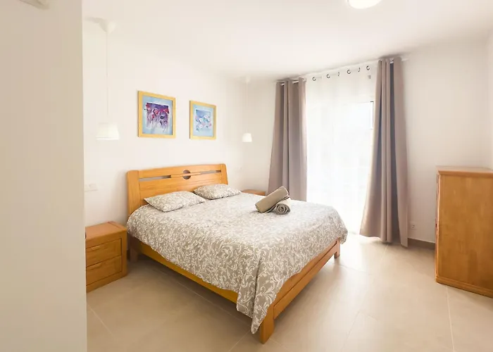 Vakantiehuis Fully Refurbished Private 3br Heated Pool *