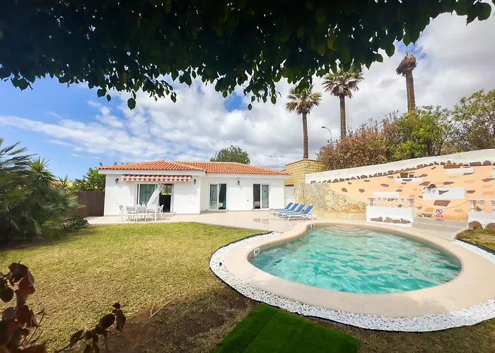 Vakantiehuis Fully Refurbished Private 3br Heated Pool