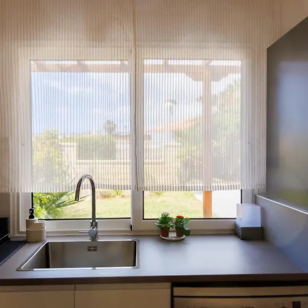 Holiday home Fully Refurbished Private 3br Heated Pool