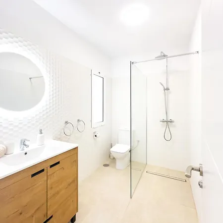 Дом отдыха Fully Refurbished Private 3br Heated Pool *