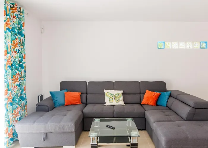 Fully Refurbished Private 3br Heated Pool * 卡亚俄萨尔瓦赫