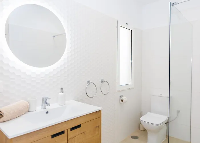 Fully Refurbished Private 3br Heated Pool 卡亚俄萨尔瓦赫