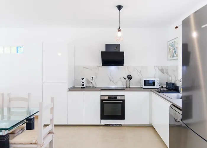 度假居 Fully Refurbished Private 3br Heated Pool 卡亚俄萨尔瓦赫