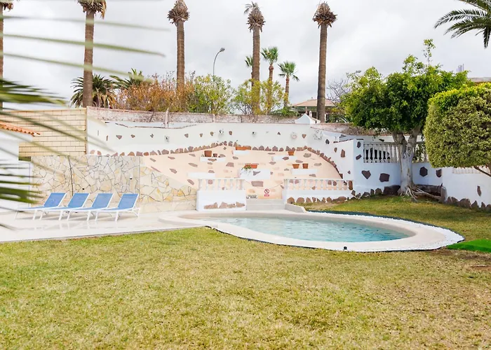 Fully Refurbished Private 3br Heated Pool * 卡亚俄萨尔瓦赫