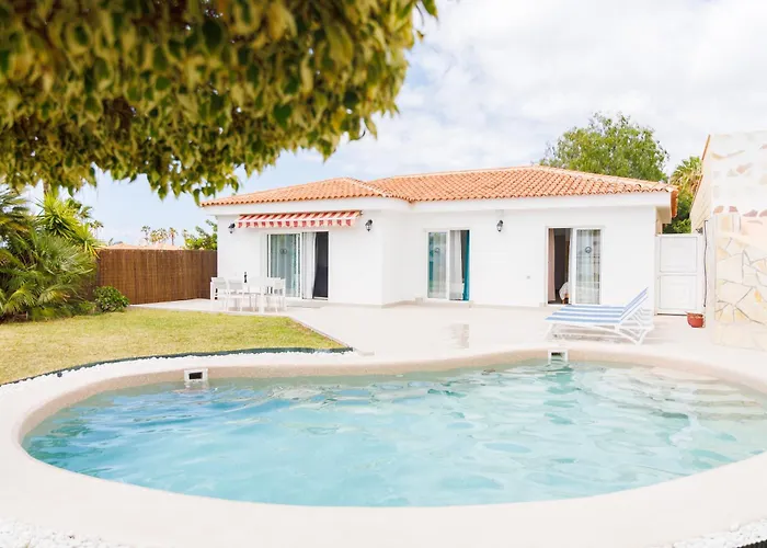 Fully Refurbished Private 3br Heated Pool 度假居 *