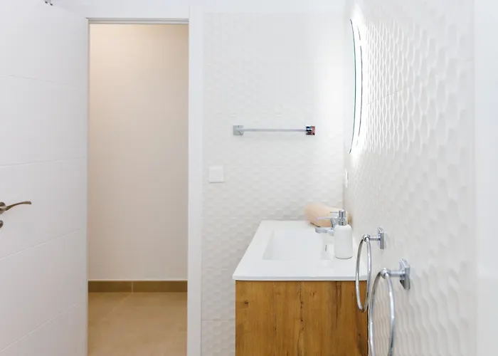 Fully Refurbished Private 3br Heated Pool * Callao Salvaje