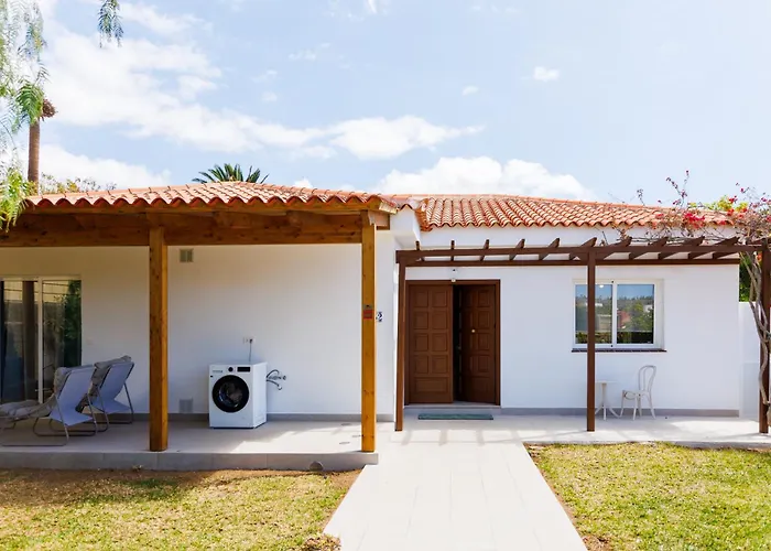 Holiday home Fully Refurbished Private 3br Heated Pool