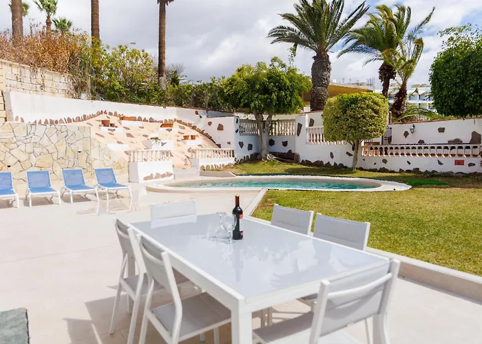 Holiday home Fully Refurbished Private 3br Heated Pool